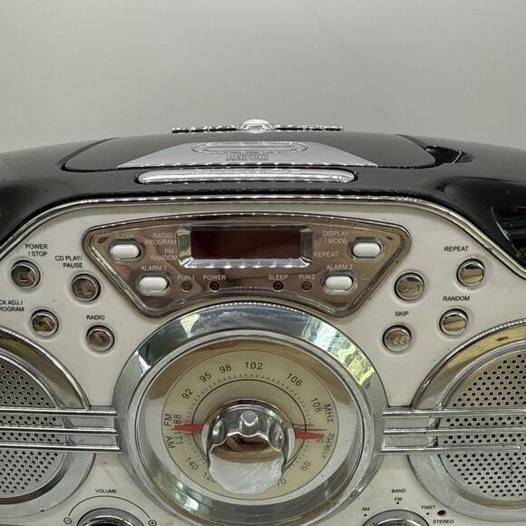Studebaker SB2103BW Retro AM/FM CD Clock Radio Black Chrome Vintage Style Tested - Picture 2 of 12